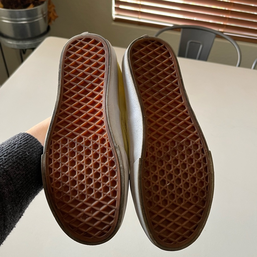 Vans - Picture 5 of 6